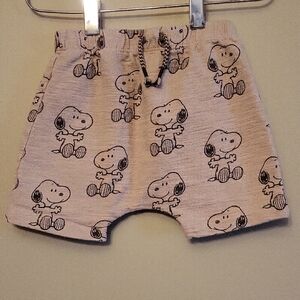Peanuts Snoopy tan shorts